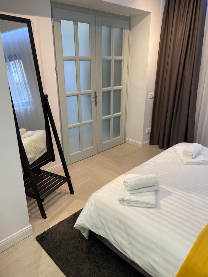 Luxury City Studios Curtea de Argeş Εξωτερικό φωτογραφία